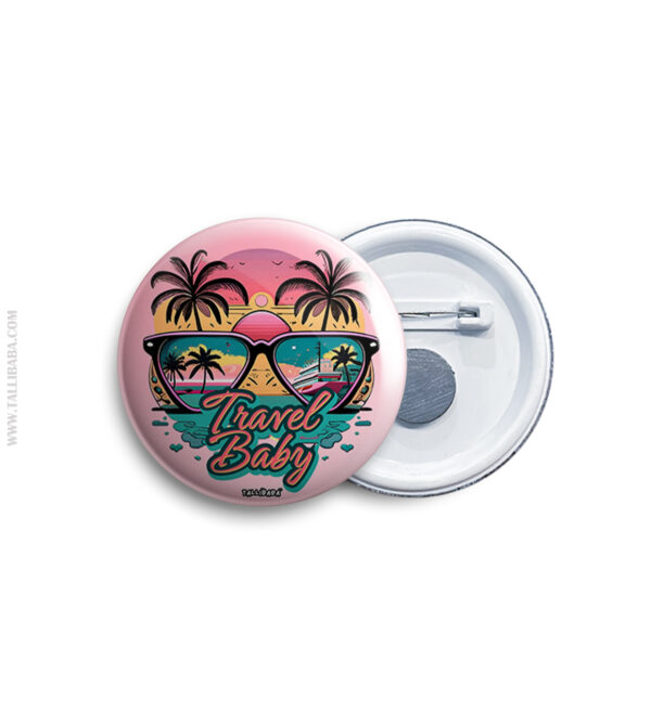 Travel baby Pin Badge & Magnet